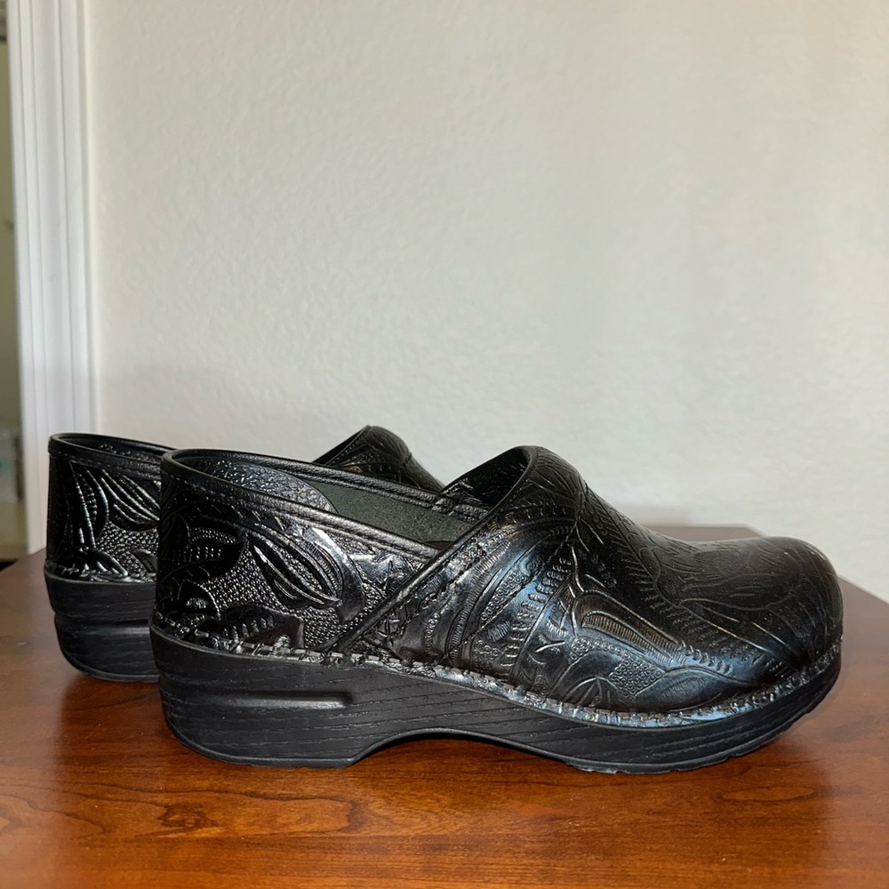 Dansko Black embossed leather clog size 39